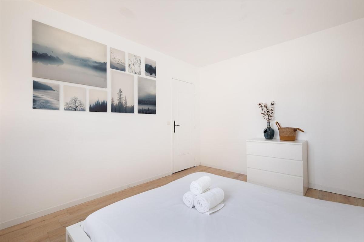 Appartement 4 Chambres Шампини сюр Марн Екстериор снимка
