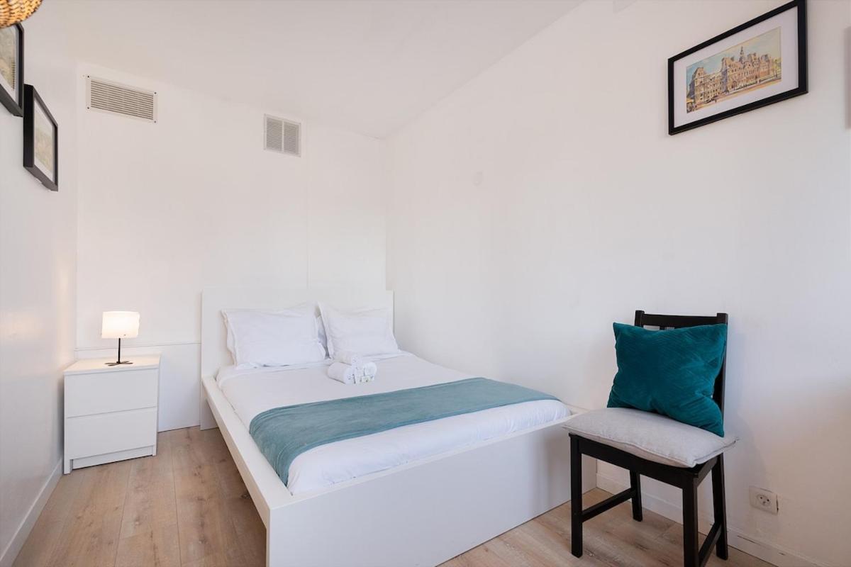 Appartement 4 Chambres Шампини сюр Марн Екстериор снимка